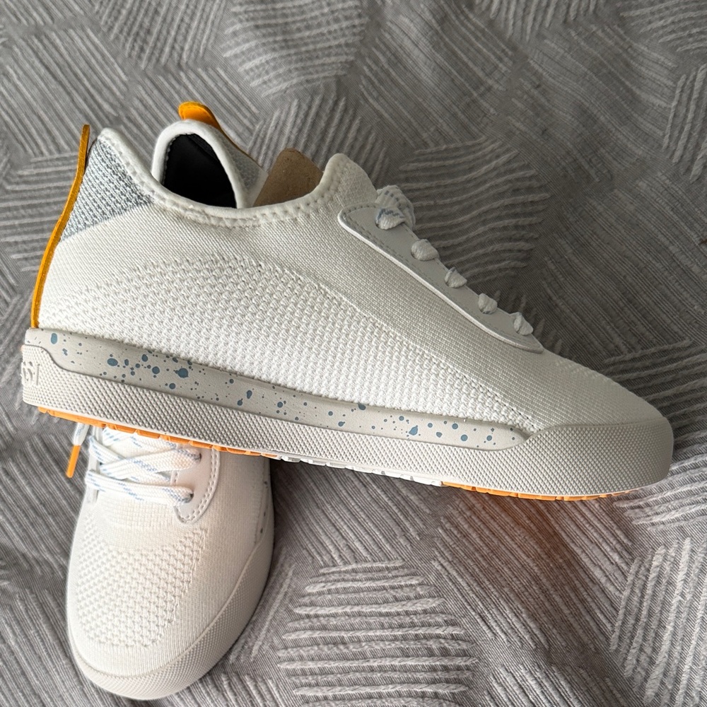 VESSI WEEKEND WATERPROOF SNEAKER NWT - Picture 4 of 4